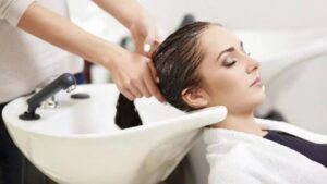 Tips Profesional Melayani Pelanggan di Salon