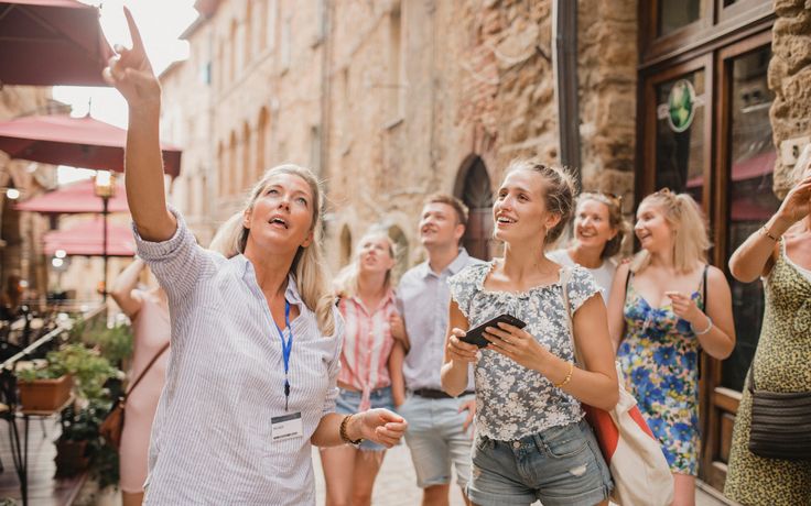 SOP Tour Guide Freelance